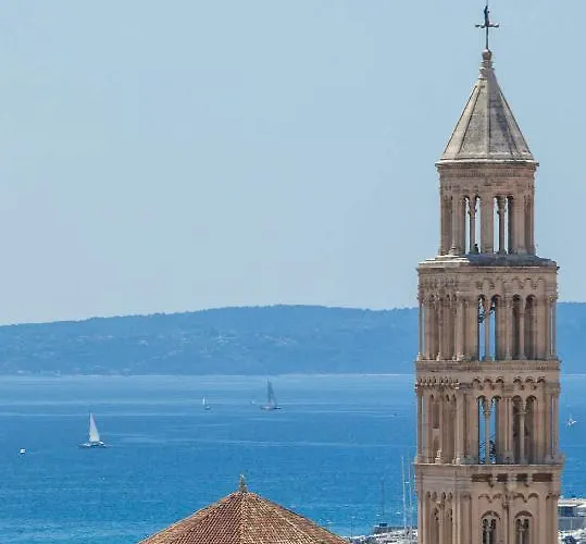 New And Modern Baroni * Split