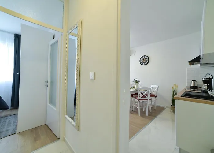 New And Modern Baroni Apartman Split