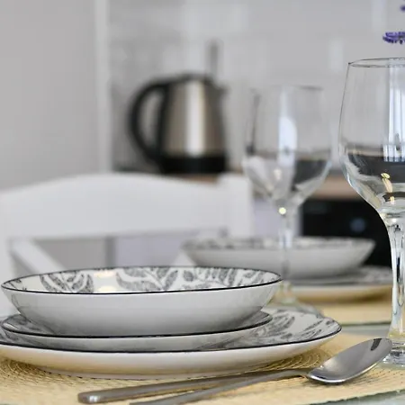 New And Modern Baroni Apartament